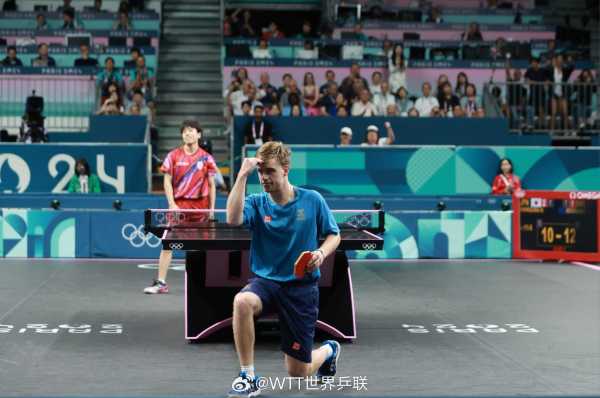 重返巅峰！卡塞米罗社媒：感谢老特拉福德的掌声，八强战我们来了.